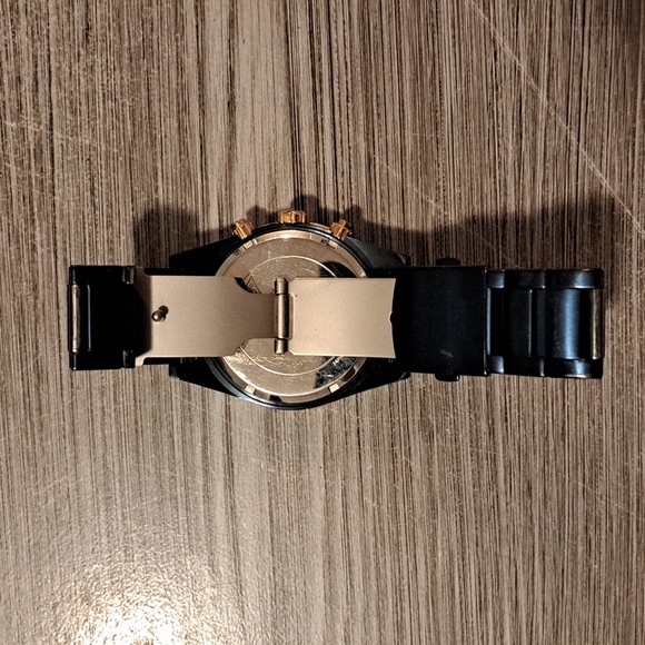 Watch - Picture 4 of 4